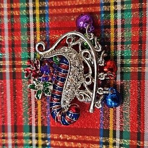 SANTAS SLEIGH WITH DANGLING BELLS Vintage‎ Brooch Pin